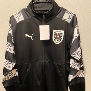 size M austria full zip soccer jacket! NWT!
